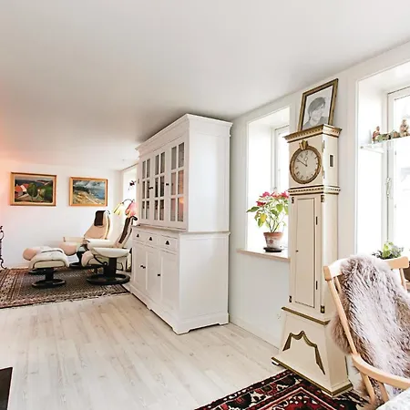 Holiday home Two-bedroom In Ronne