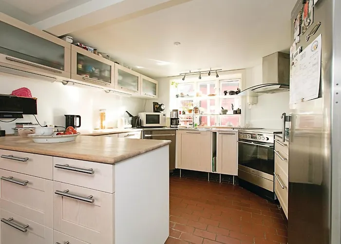 Holiday home Two-bedroom In Ronne