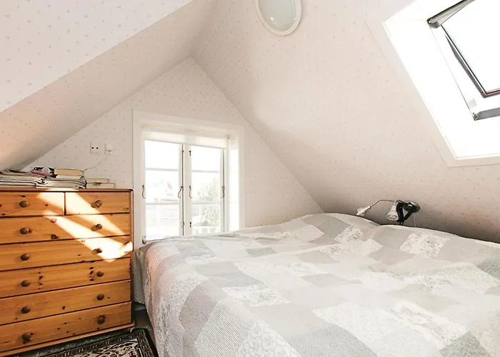 Two-bedroom In Ronne